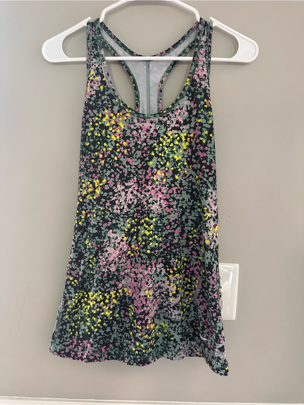 NIKE Women’s Dri-Fit Multicolor Print Racerback Training Running Tank Top Size S